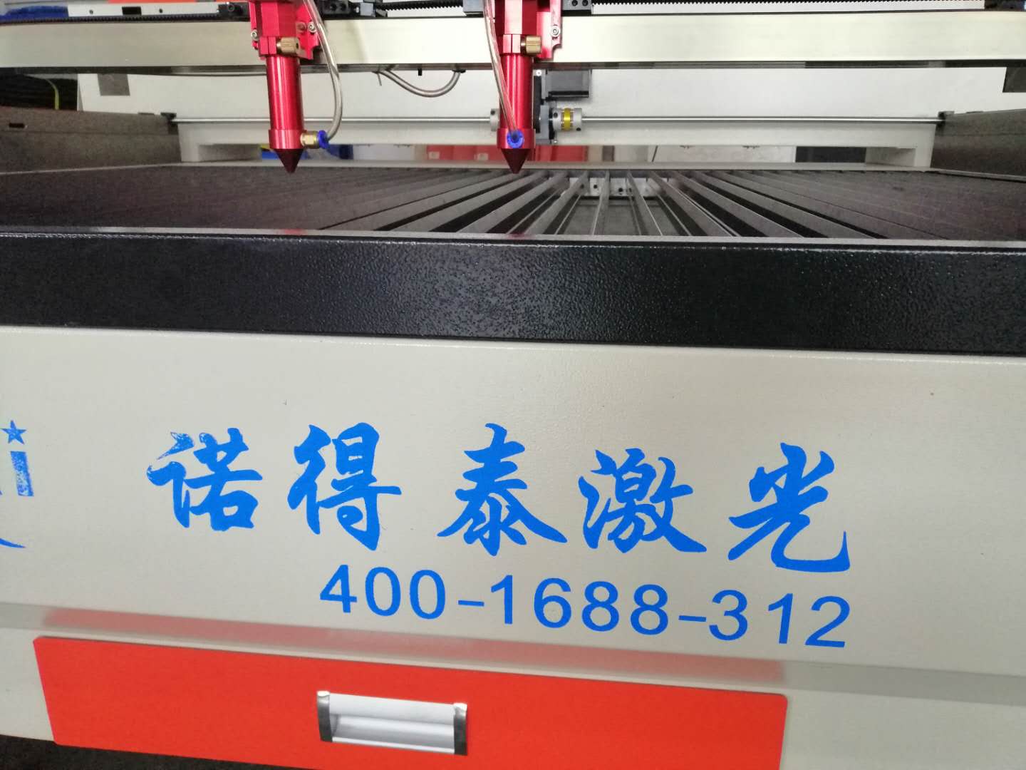 非金屬激光機(jī)把功率加大可以切割金屬材料嗎？