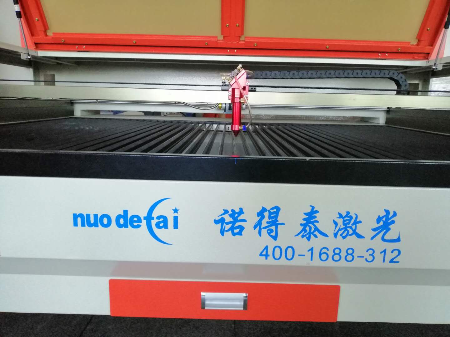 諾得泰布料激光切割機(jī)，廠家供應(yīng)減少差價！