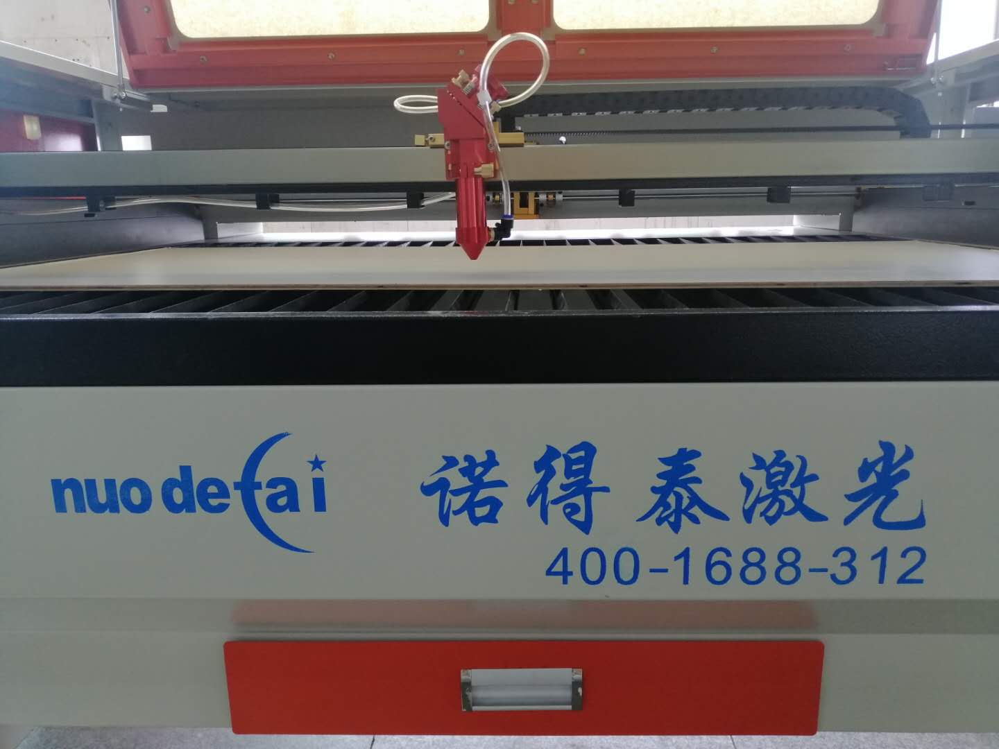 絨布裁剪應(yīng)用激光切割機的價值體現(xiàn)在哪些方面？