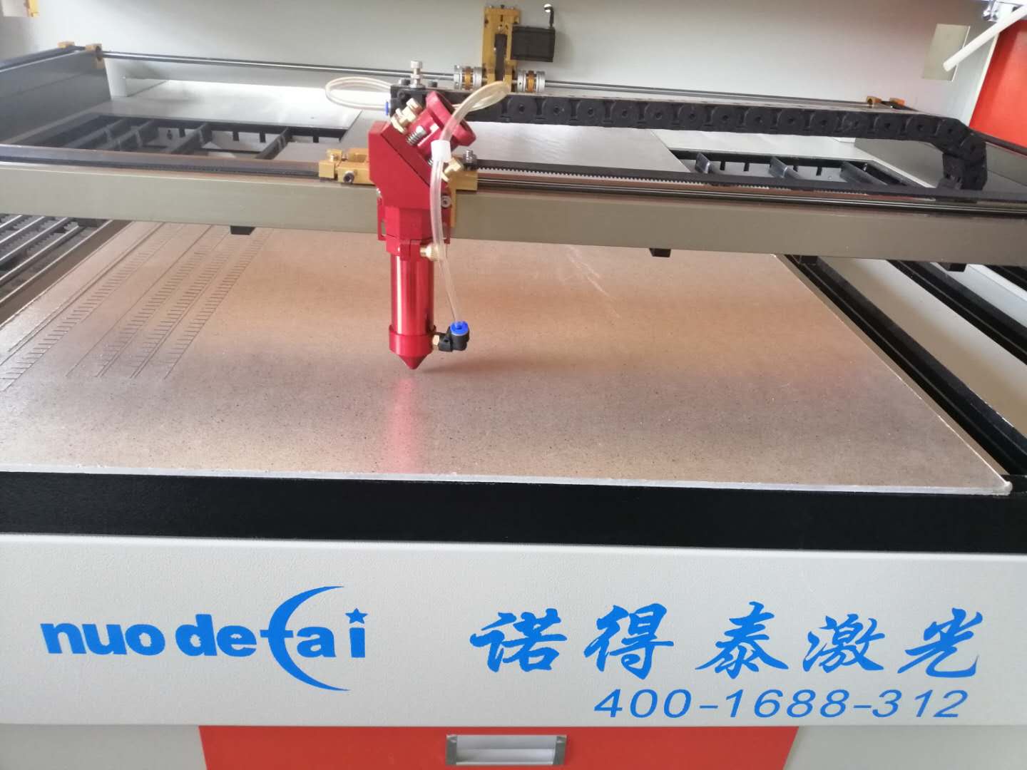 諾得泰亞克力激光切割機價格需要多少錢一臺？