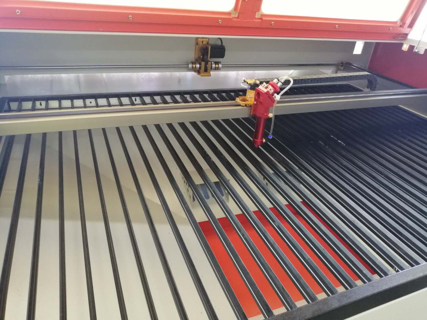 130W\150W功率激光切割機成為未來亞克力加工主流設備