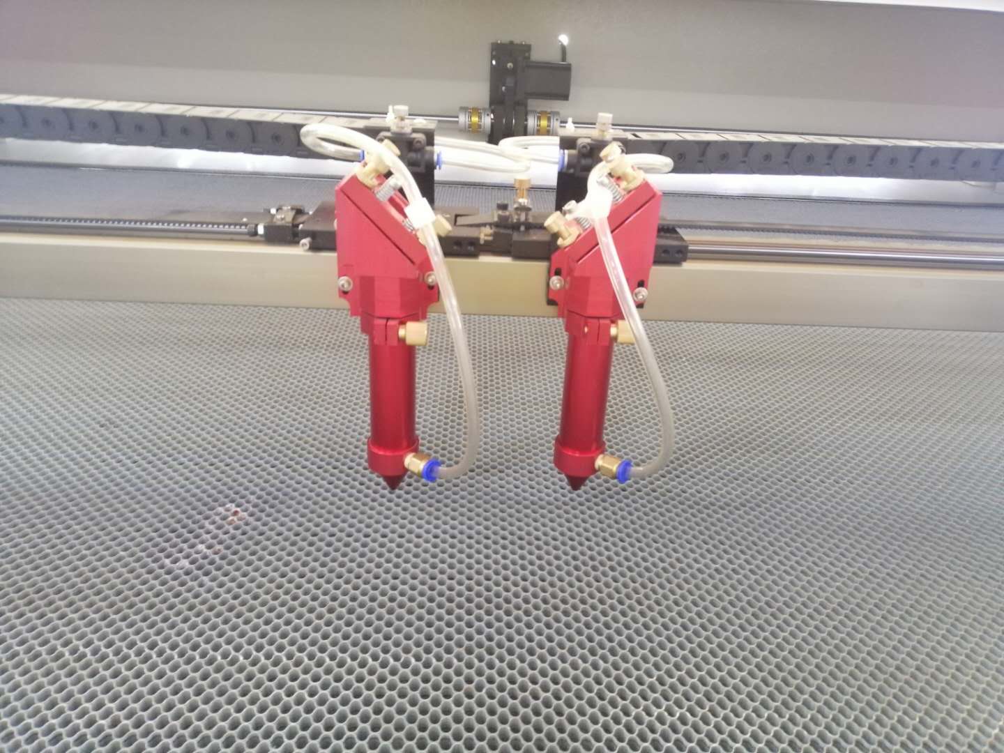 紙品類激光切割機(jī)價格貴嗎？