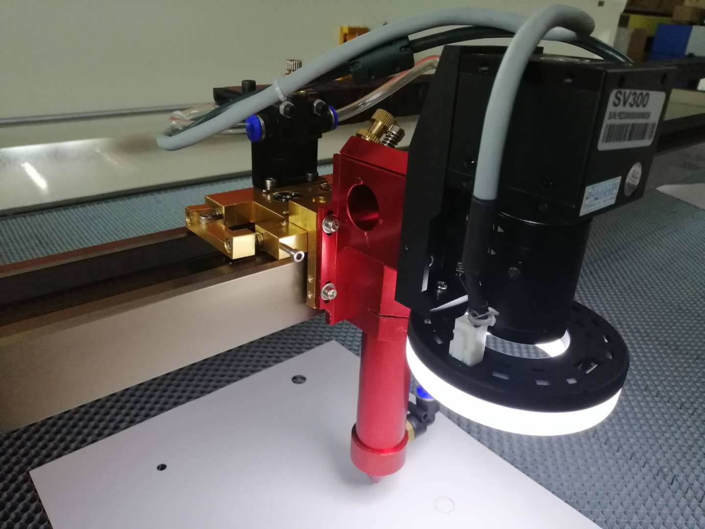 小型精密激光切割機